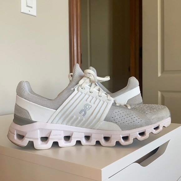 On Running Shoes - ON Cloudswift shoes